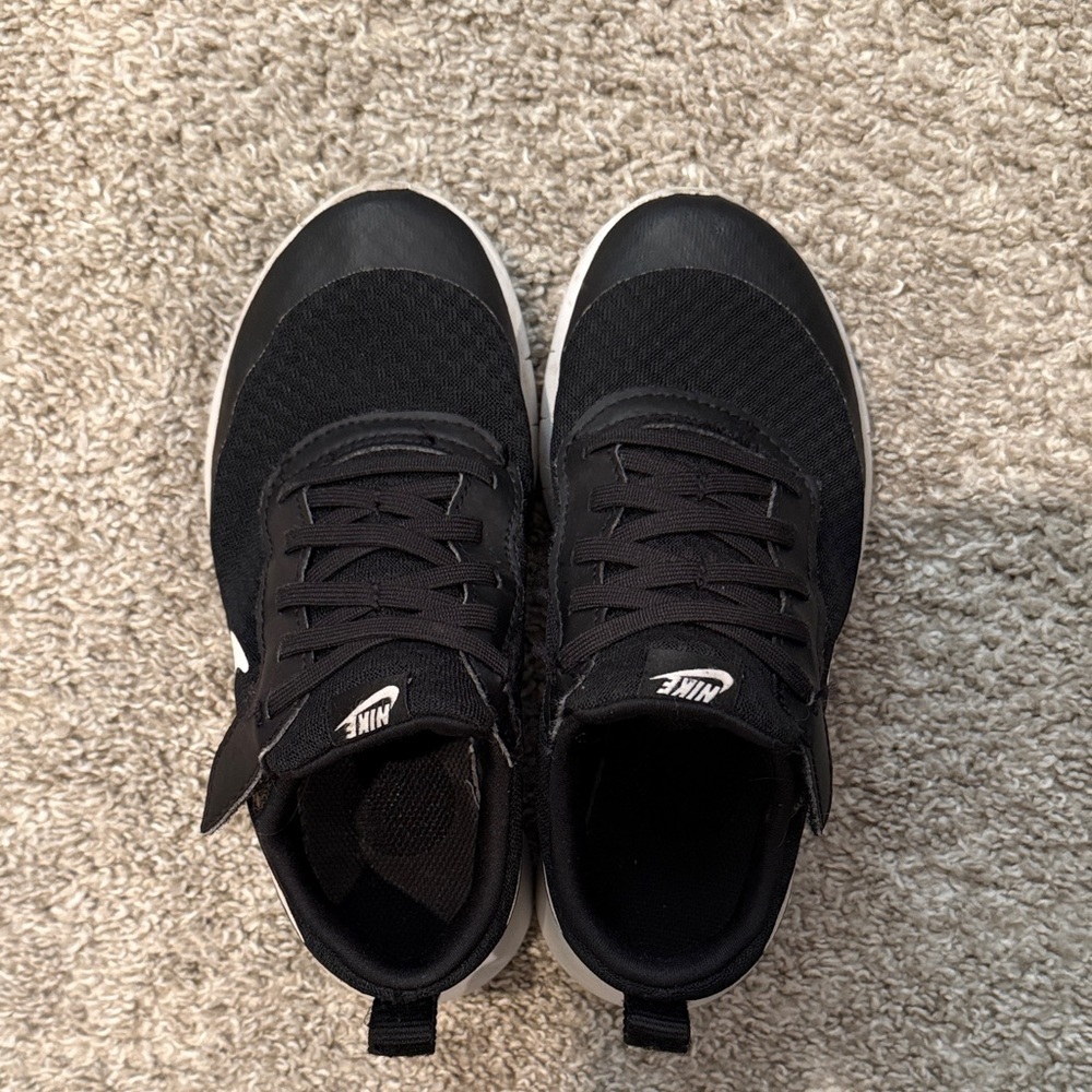 Nike Boys Tanjun Easyon Black and White Athletic Sneakers